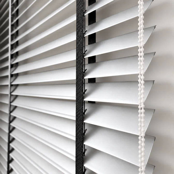 Signature Aluminium made-to-measure blind